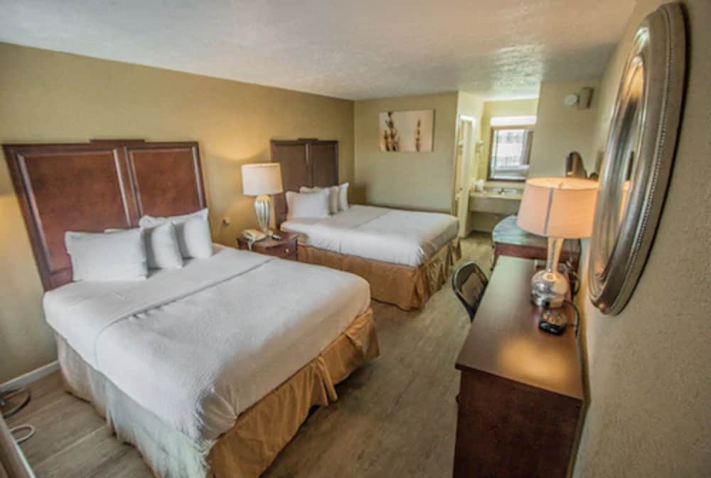 Фото Days Inn by Wyndham Fort Walton Beach