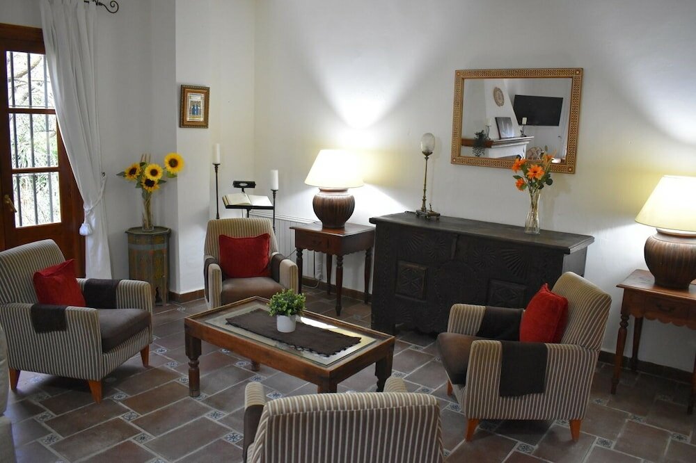 Фото Humaina Hotel