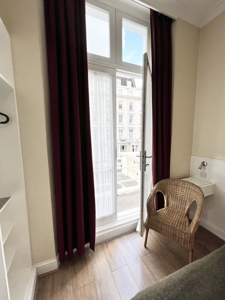 Фото Melbourne House Hotel