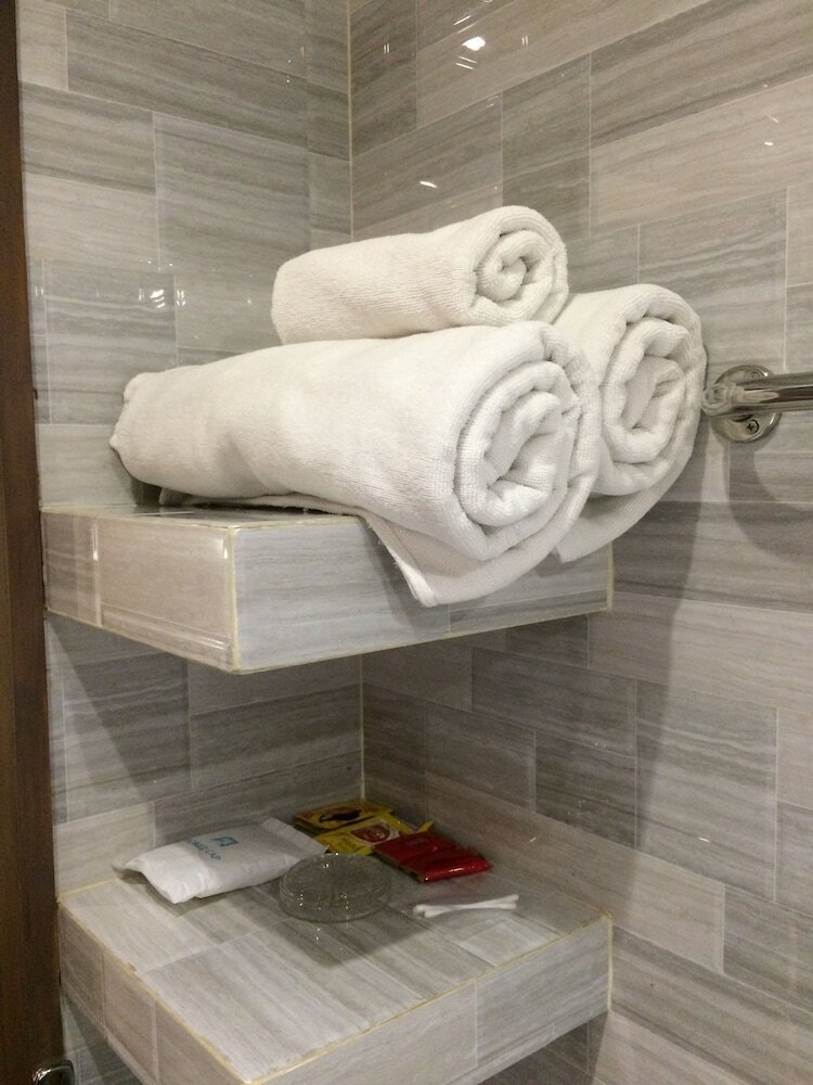 Фото Bourbon St Boutique Hotel