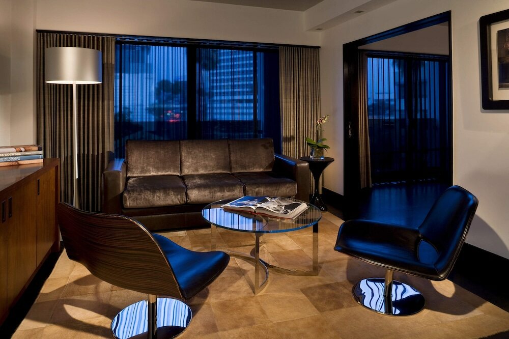 Фото Sixty Beverly Hills