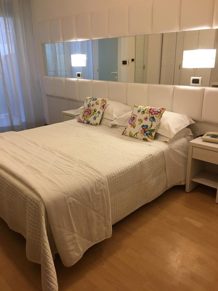 Фото Noi Due Hotel