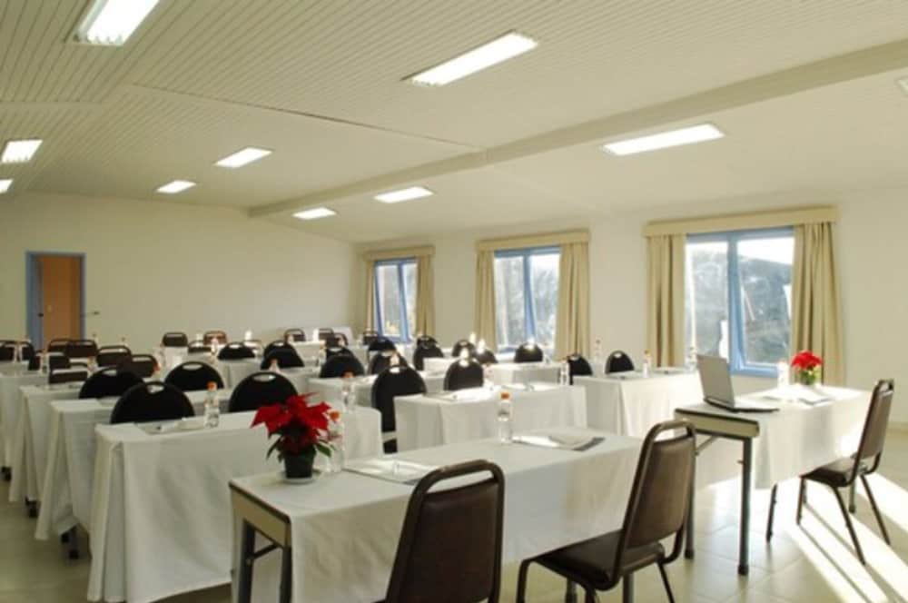 Фото Plaza Inn Week Inn