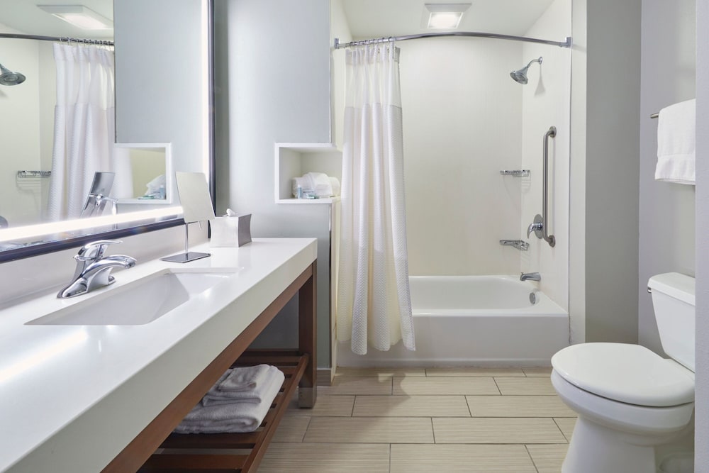 Фото Courtyard by Marriott Oahu North Shore