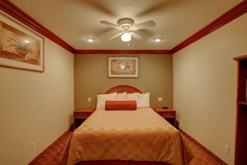 Фото Thunderbird Lodge in Riverside