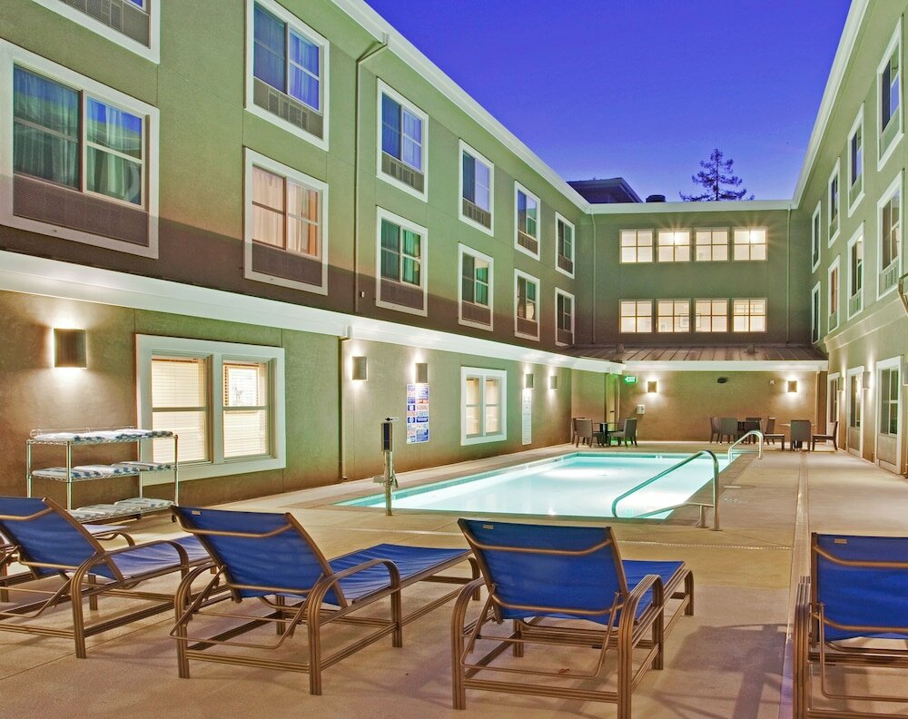 Фото Holiday Inn Express Hotel & Suites Santa Cruz, an Ihg Hotel