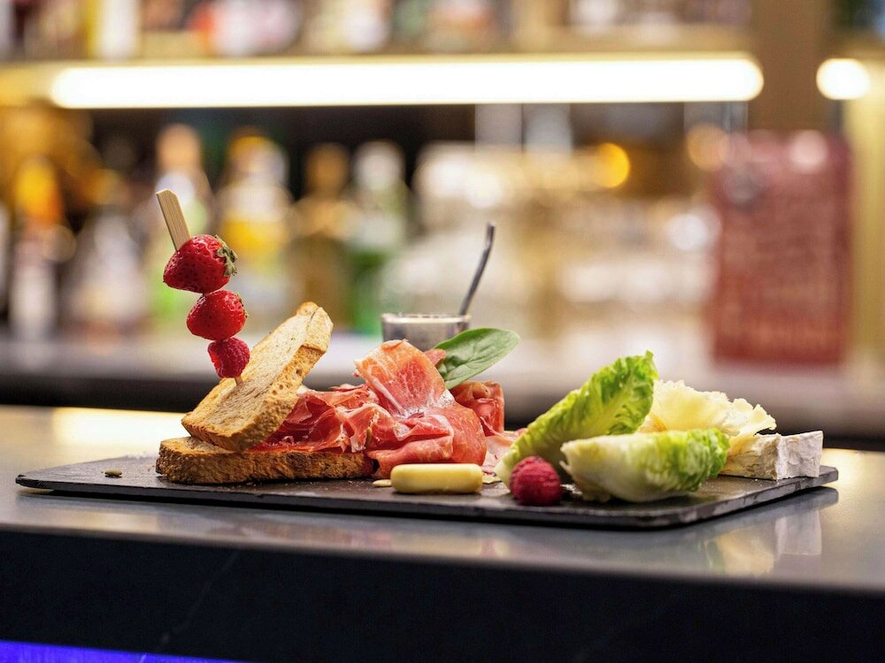 Фото Hotel Mercure Bordeaux Centre Ville