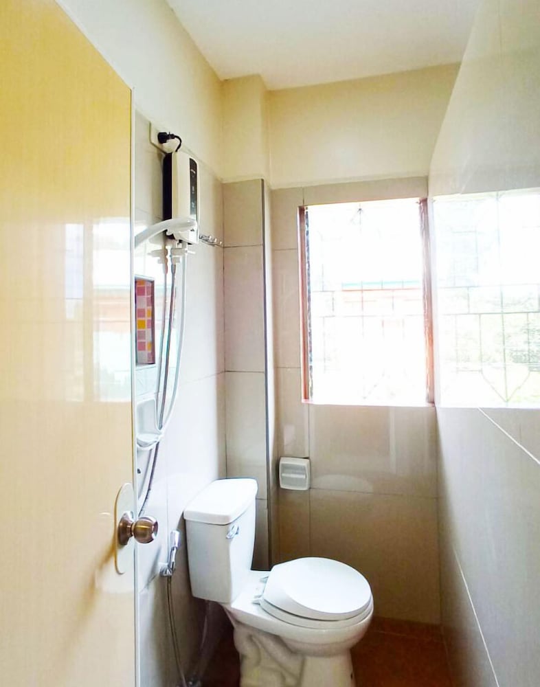 Фото B&j Guesthouse and Functions Inc