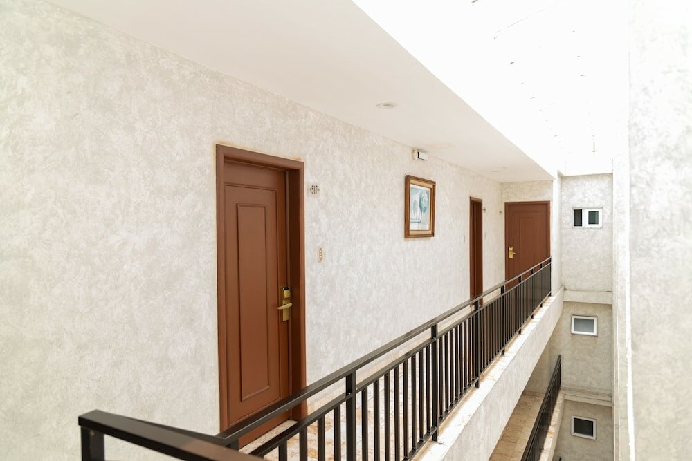 Фото Impala Hotel in front of the Ado