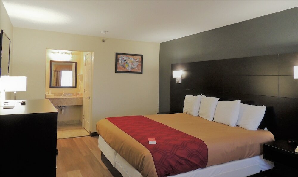 Фото Econo Lodge Freeport - Brunswick Area