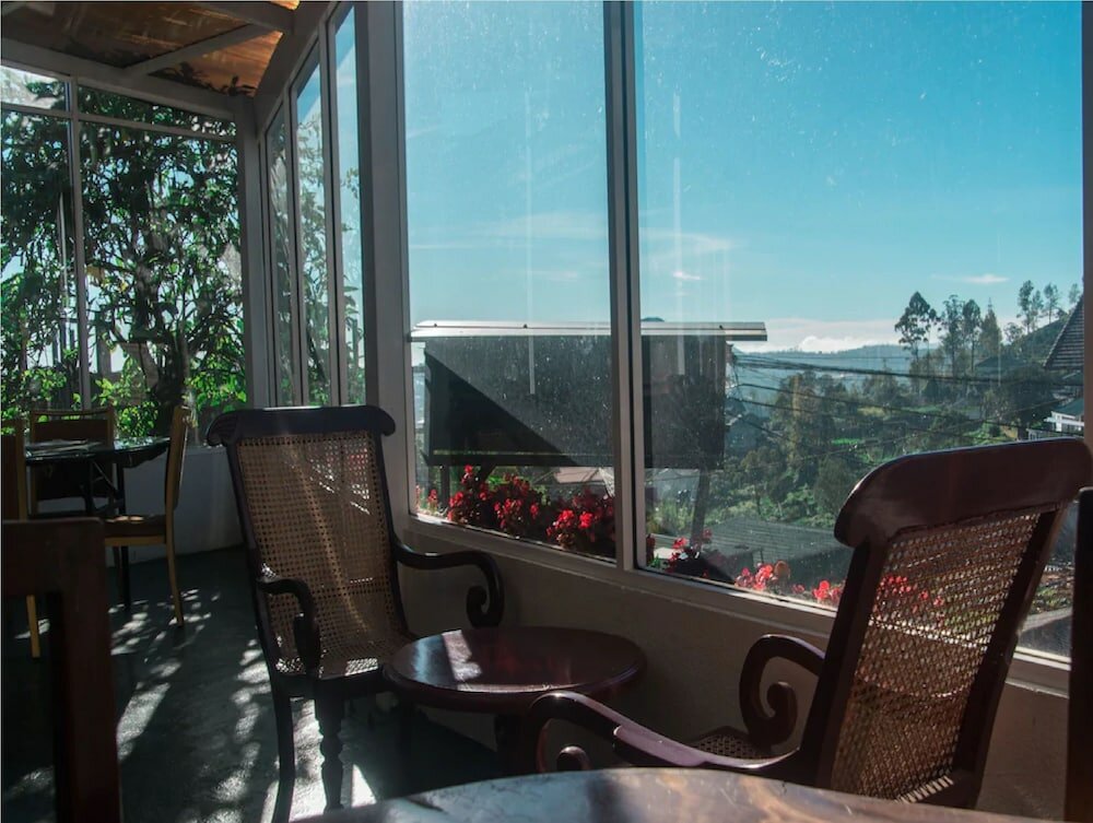 Фото The Rock Hotel