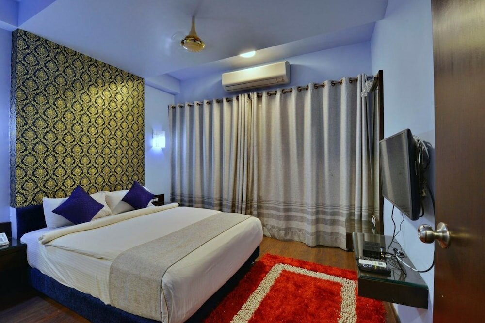 Фото Hotel Mittal Avenue & Paradise