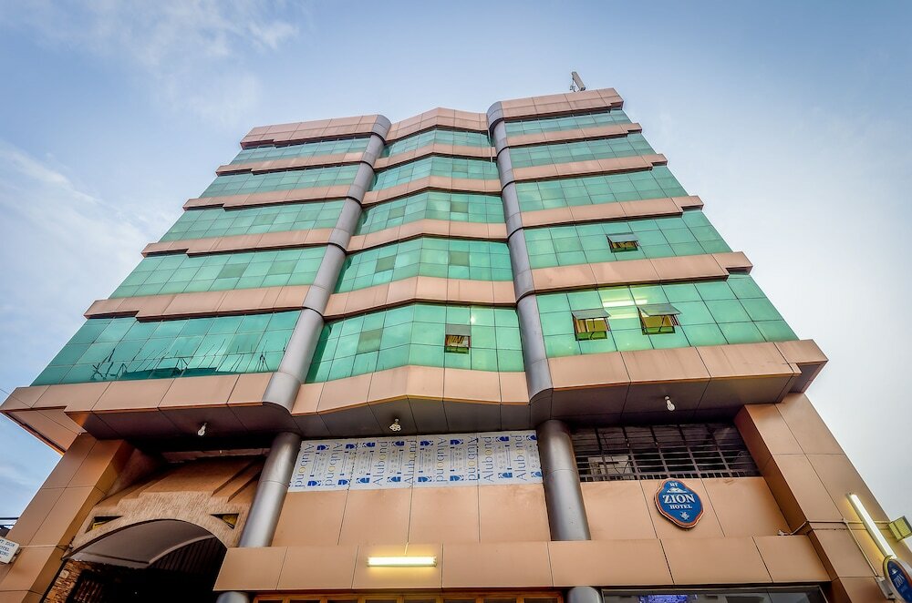 Фото отеля 1