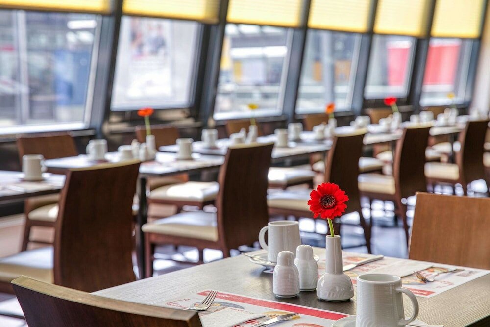 Фото IntercityHotel Freiburg