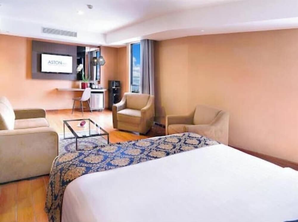 Фото Aston Inn Pandanaran Semarang