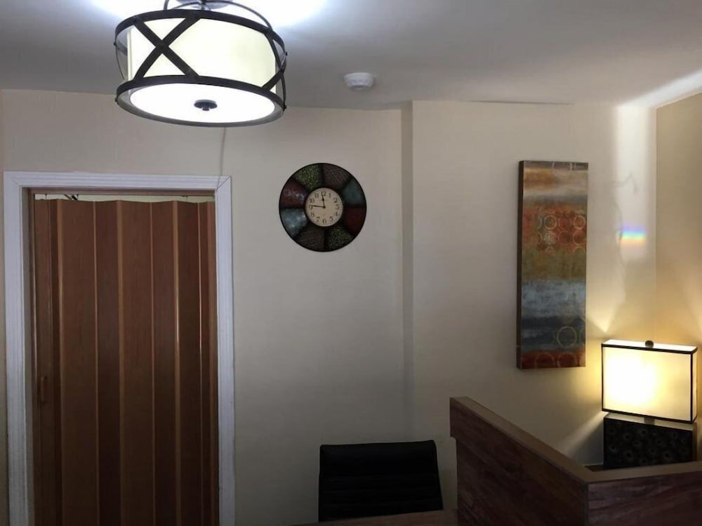 Фото Civic Center Inn