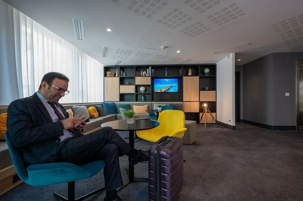 Фото Nemea Apparthotel Paris Levallois