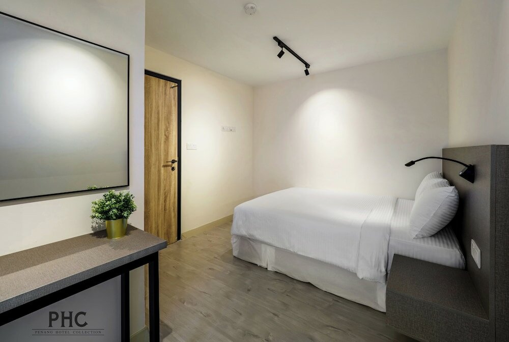 Фото Macallum Central Hotel by Phc