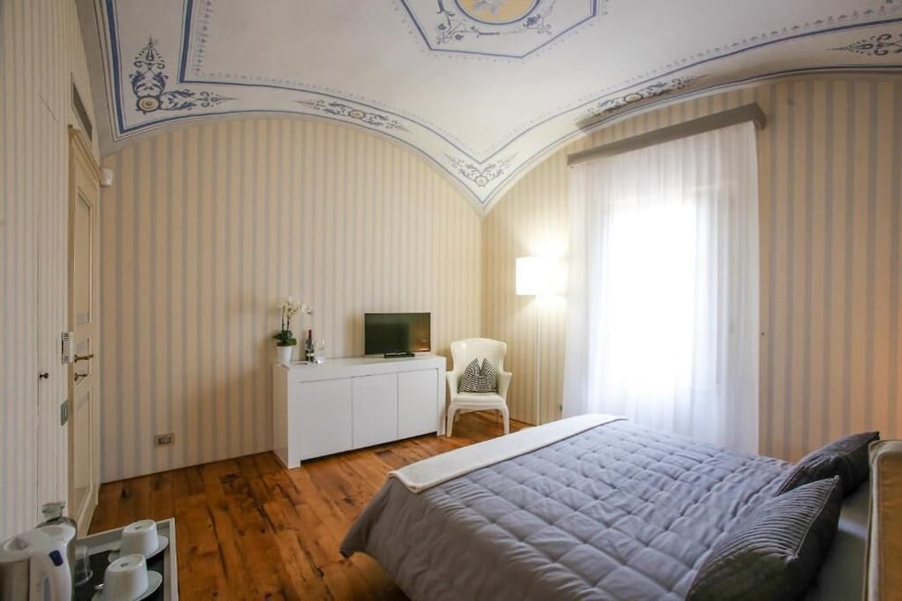 Фото B&b Le Logge Luxury Rooms