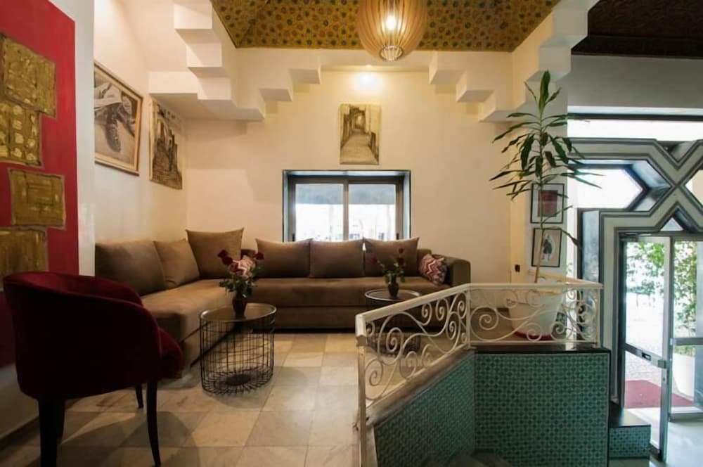 Фото отеля 2