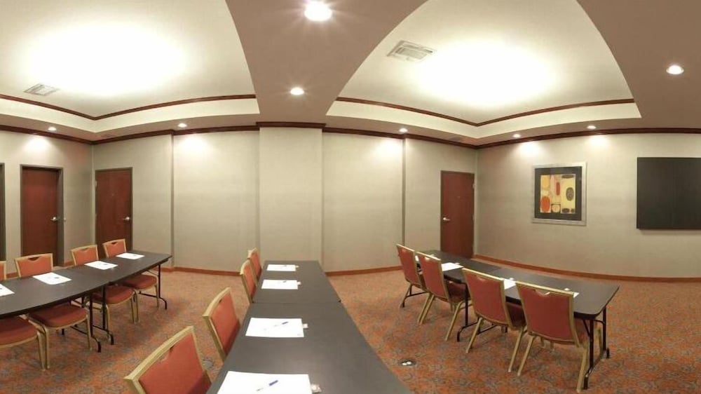 Фото Holiday Inn Express Hotel and Suites Fort Stockton, an Ihg Hotel