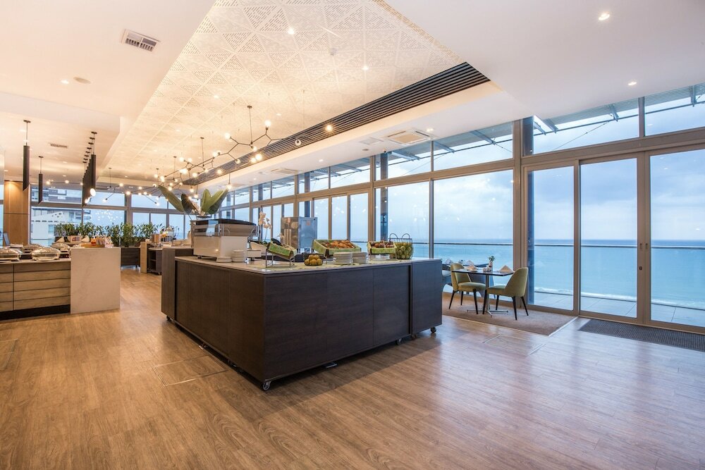 Фото Belaire Suites Hotel