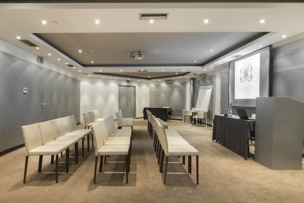 Фото The Excelsior Hotel