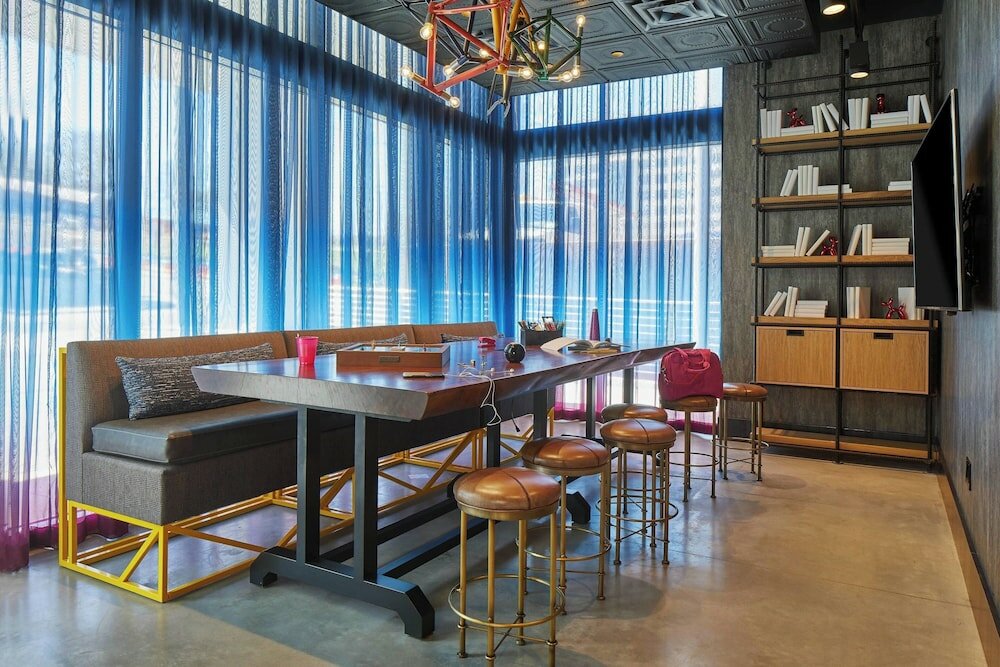 Фото Moxy Atlanta Midtown