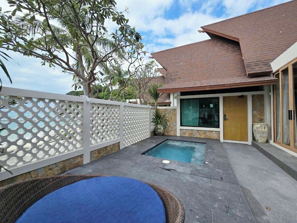 Фото Cocohut Beach Resort & SPA