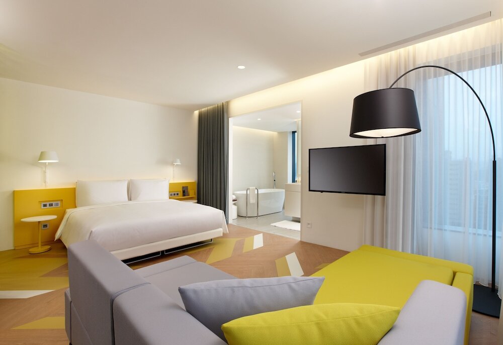 Фото The Place Taipei