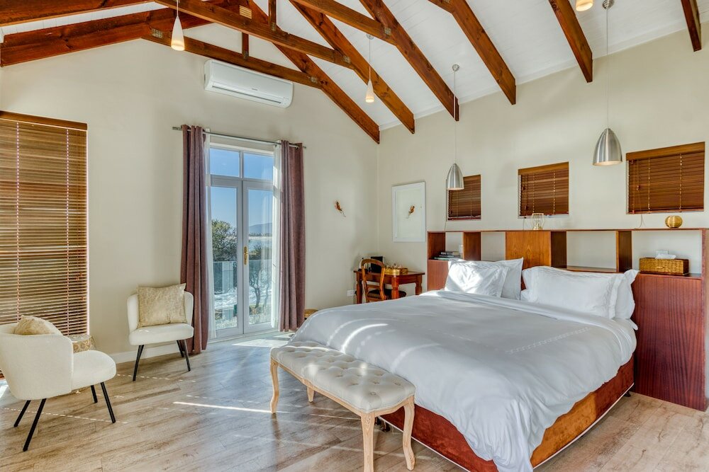 Фото Manor on the Bay