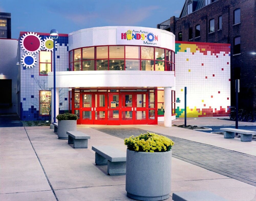 Фото Sonesta Simply Suites Detroit Ann Arbor