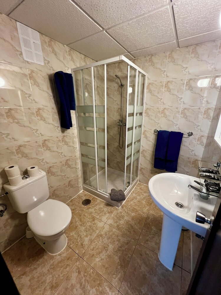 Фото Hostal Residencia Cardona