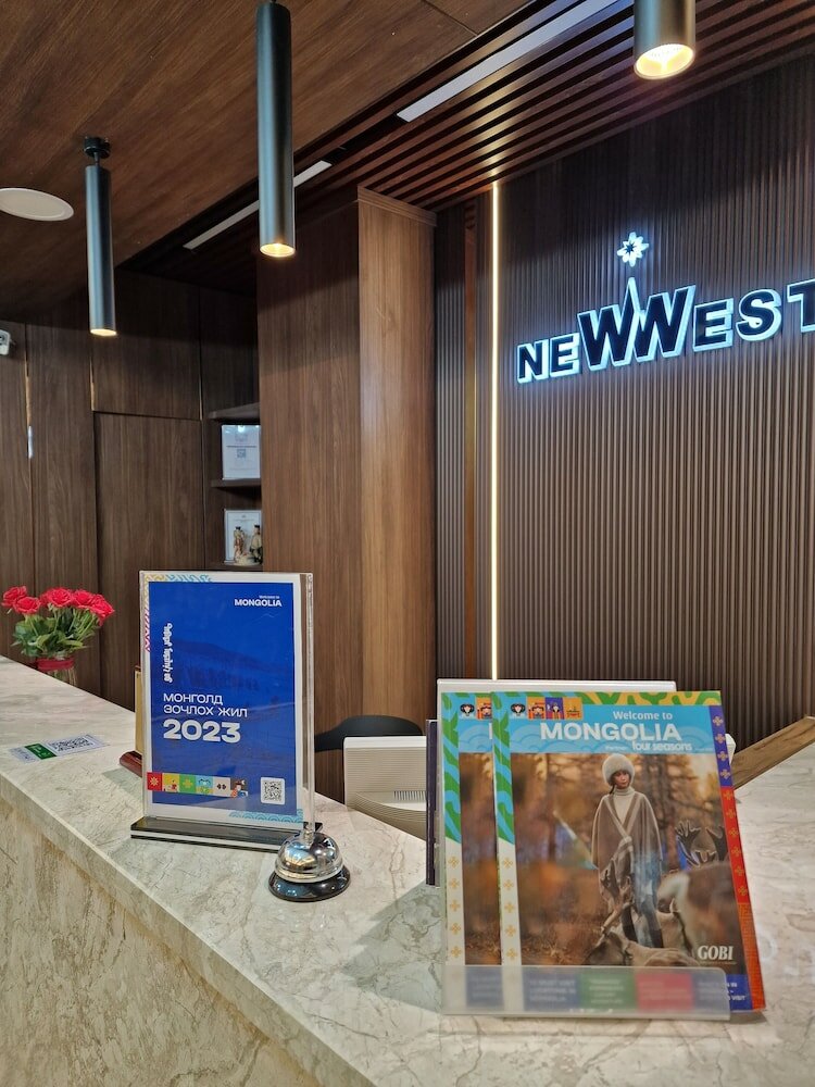 Фото New West Hotel