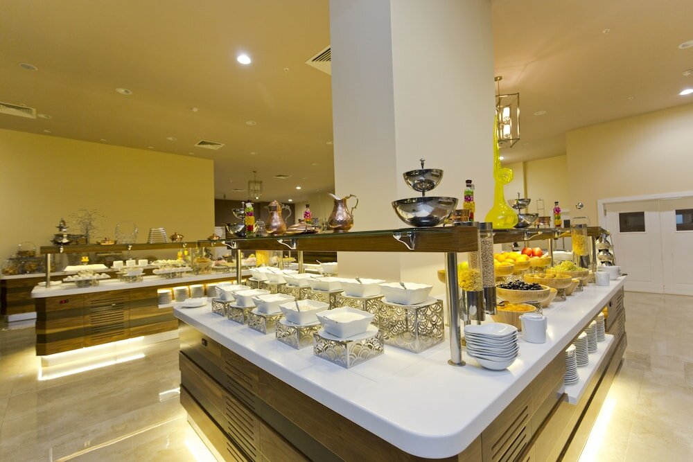 Фото Euphoria Batumi Convention & Casino Hotel