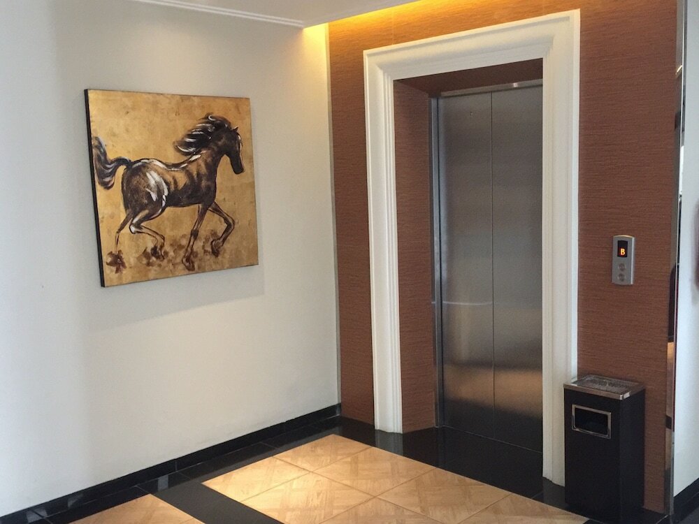 Фото M Premiere Hotel