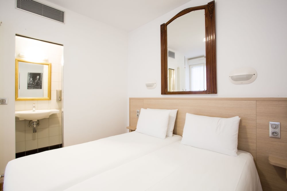 Фото Hotel Darcet Paris