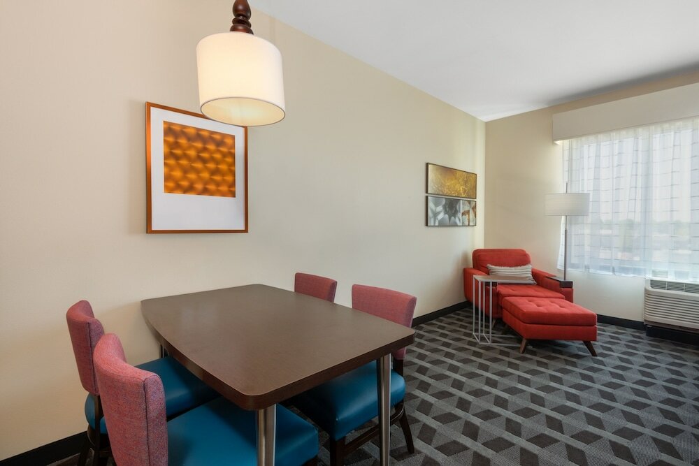 Фото TownePlace Suites by Marriott Indianapolis Airport