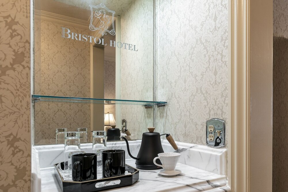 Фото Bristol Hotel, Boutique Collection