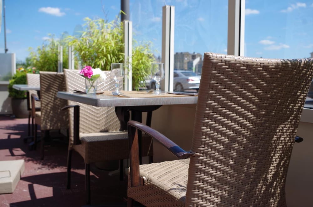 Фото Hôtel Le Roosevelt