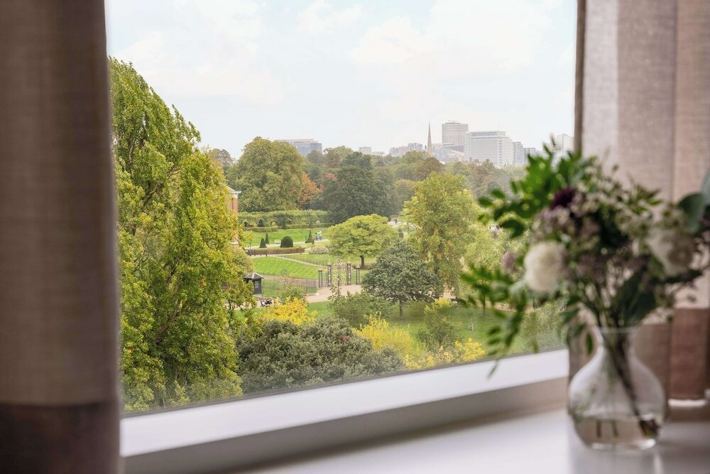 Фото Royal Garden Hotel