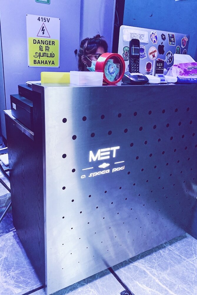 Фото Met A Space Pod @ Arab Street