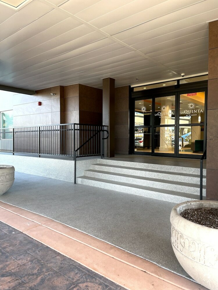 Фото La Quinta Inn by Wyndham Lynnwood