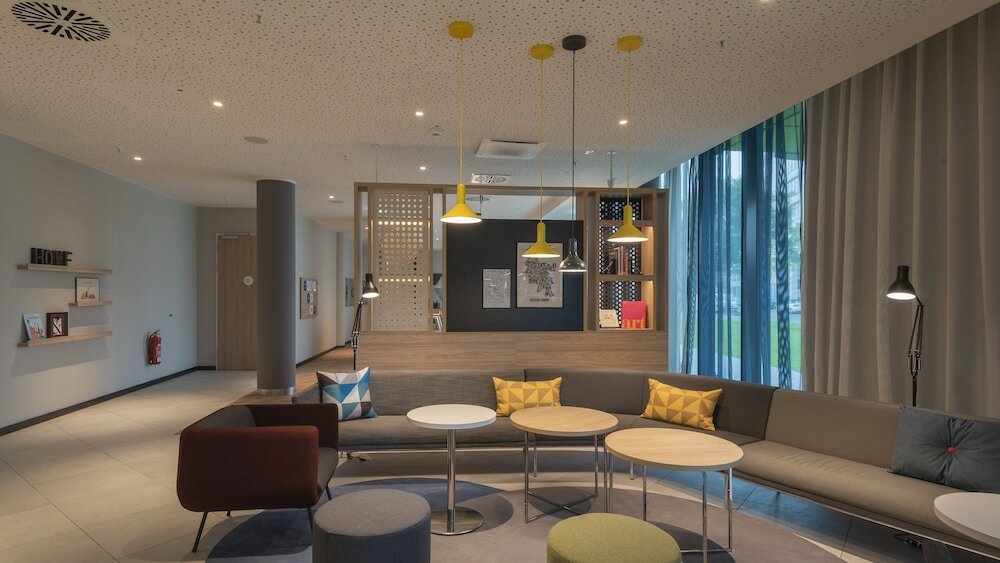 Фото Holiday Inn Express Düsseldorf Hauptbahnhof