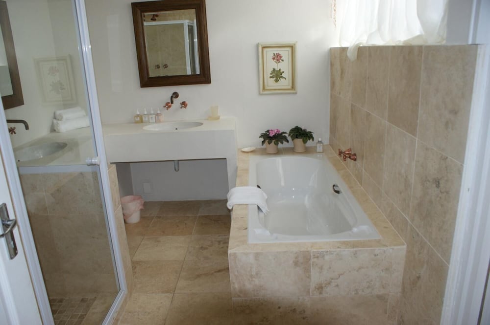 Фото The Pink Lodge on the Beach