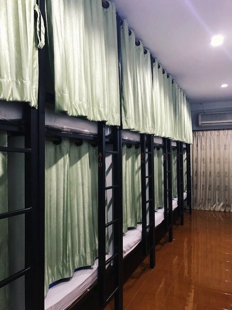 Фото Near The Park Backpack House