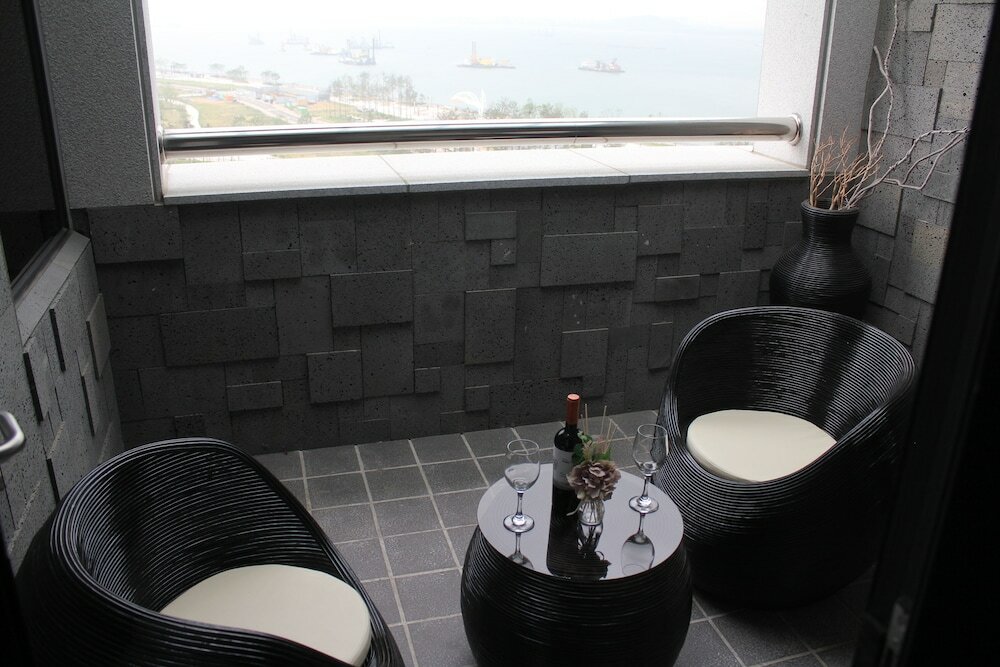 Фото Royal Emporium Hotel