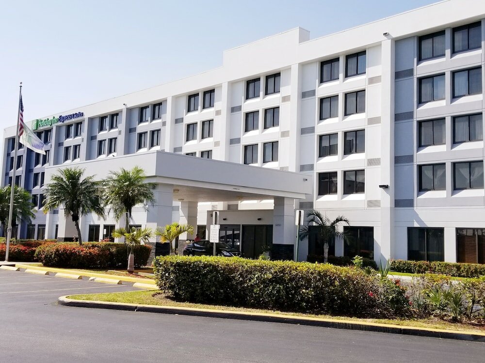 Фото Holiday Inn Express & Suites Miami - Hialeah, an Ihg Hotel