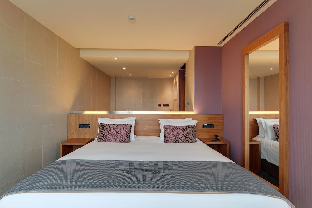 Фото Hotel Badalona Tower