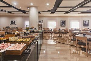 Гостиница Отель Silken Amara Plaza